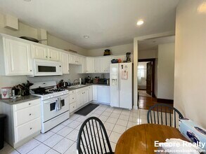 56 Hobson St, Unit 2 in Boston, MA - Building Photo - Building Photo
