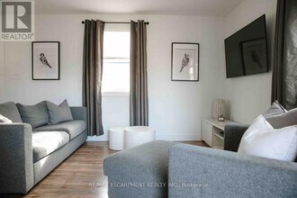 426 Wilson St E in Hamilton, ON - Building Photo - Building Photo