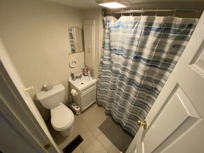 1131 Vattier St, Unit 3 in Manhattan, KS - Foto de edificio - Building Photo
