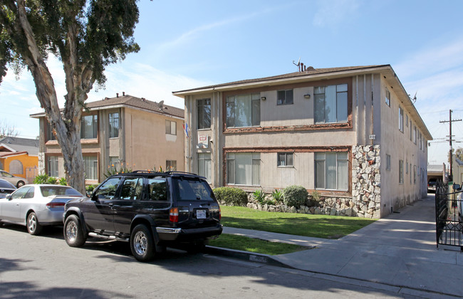 8163-8167 Mountain View Ave in South Gate, CA - Building Photo - Building Photo