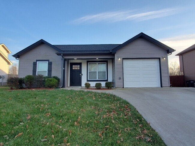 1056 Fuji Ln in Clarksville, TN - Building Photo - Building Photo