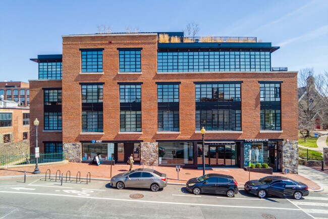 1057 Wisconsin Ave NW in Washington, DC - Building Photo - Building Photo