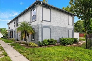 5112 E Temple Heights Rd in Tampa, FL - Building Photo