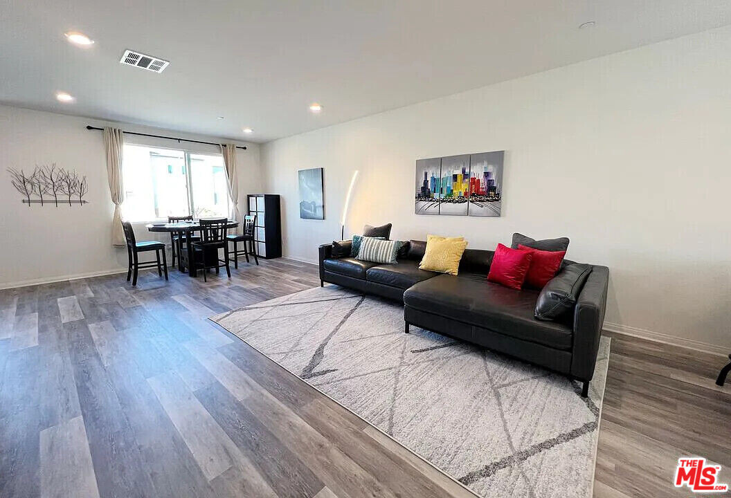 14430 Strawberry Ln-Unit -2 in Gardena, CA - Foto de edificio