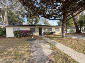 7609 Tacony Dr in Jacksonville, FL - Building Photo