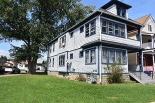 92 Trowbridge St, Unit 2 in Buffalo, NY - Building Photo