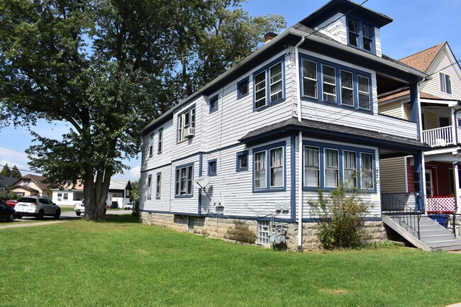 92 Trowbridge St, Unit 2