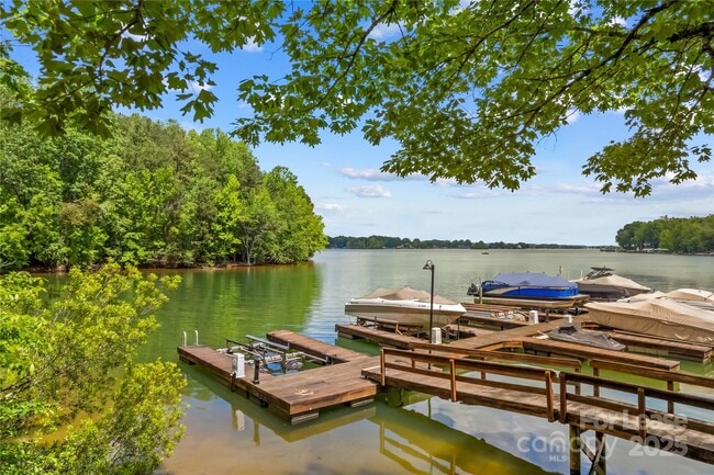 property at 4522 Long Cove Dr