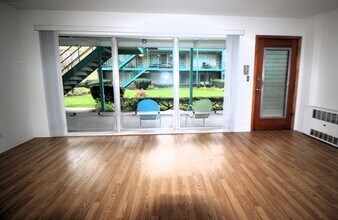 220 N Kenilworth Ave in Oak Park, IL - Building Photo - Building Photo