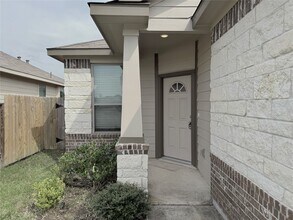 14501 Sugar Pines Dr in Conroe, TX - Building Photo - Building Photo