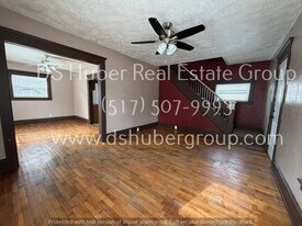 305 Howe St in Lansing, MI - Building Photo