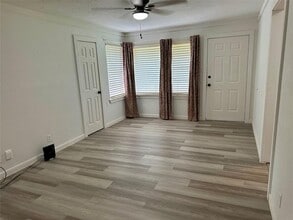 530 Edgebrook Dr in Houston, TX - Building Photo - Building Photo