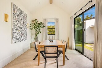 6277 Del Valle Dr in West Hollywood, CA - Building Photo - Building Photo