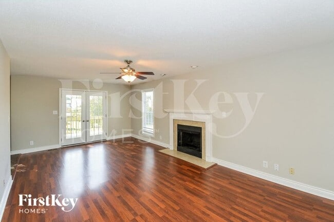 1930 Whirlaway Cir in Clarksville, TN - Foto de edificio - Building Photo