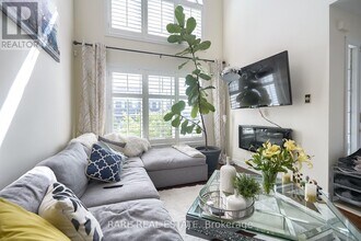 1428 Arborwood Dr in Oshawa, ON - Building Photo - Building Photo