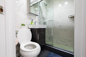 69 Clinton St in New York, NY - Building Photo - Building Photo
