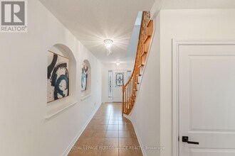 580 Sunlit Cir in Ottawa, ON - Building Photo - Building Photo