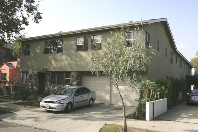 2227 Cedar Ave in Long Beach, CA - Building Photo - Building Photo