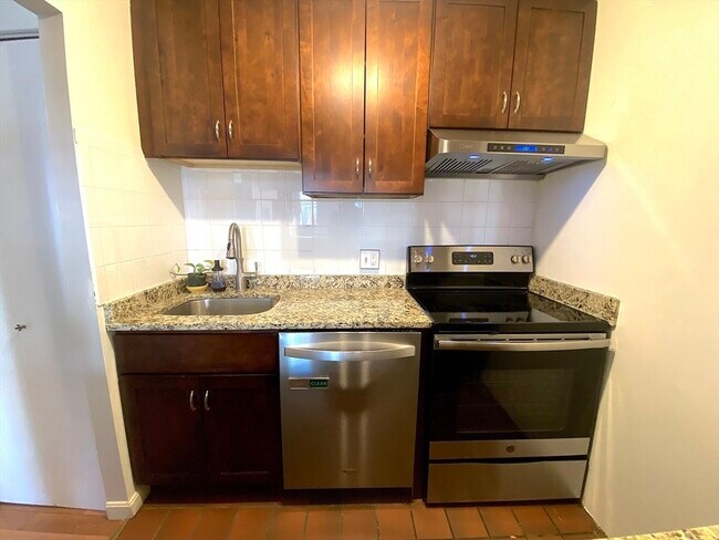 29 Brainerd Rd, Unit 202 in Boston, MA - Building Photo - Building Photo