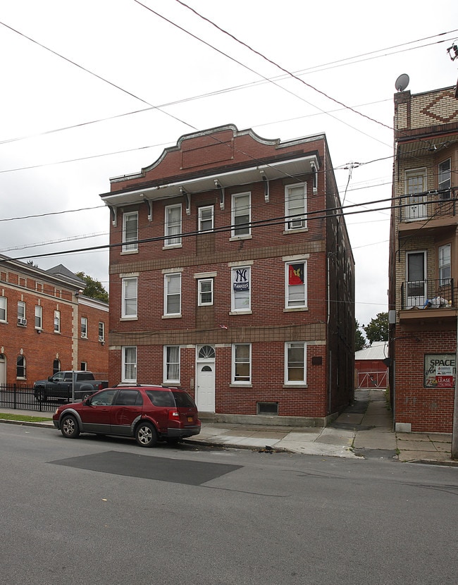 1310 Bleecker St in Utica, NY - Foto de edificio - Building Photo