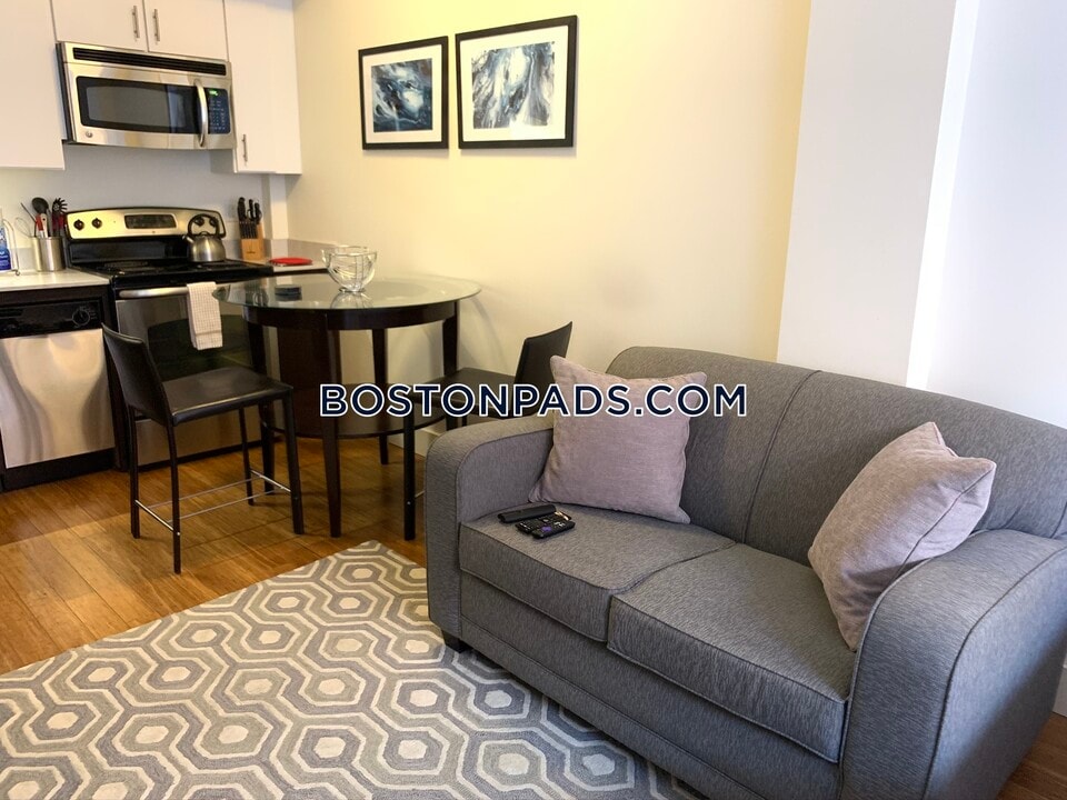 8 Winter Pl in Boston, MA - Building Photo