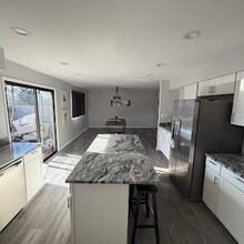 3647 E Galbraith Rd in Cincinnati, OH - Foto de edificio - Building Photo