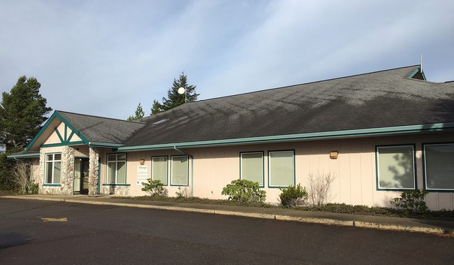 Northwood Apartments in Florence, OR - Building Photo - Building Photo