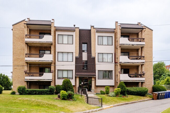 Azalée in Laval, QC - Building Photo - Building Photo