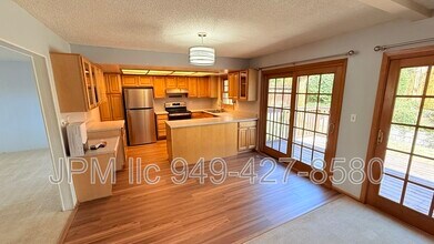 2565 Van Buren Dr in Reno, NV - Building Photo - Building Photo