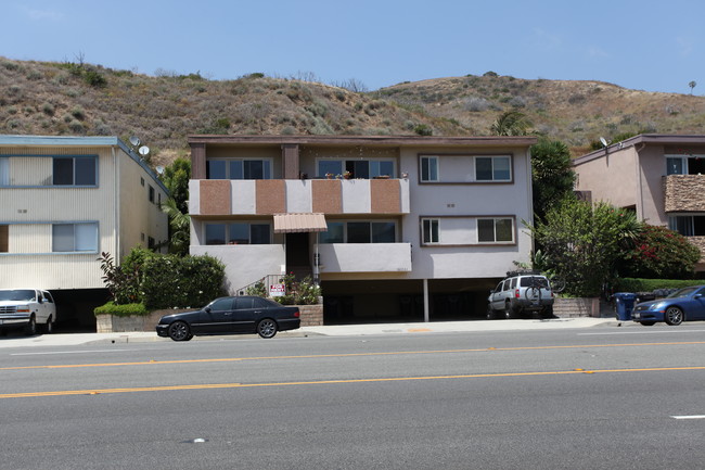 22351 Pacific Coast Hwy in Malibu, CA - Building Photo - Building Photo