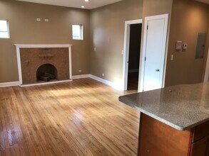 3234 W Grace St in Chicago, IL - Building Photo - Building Photo