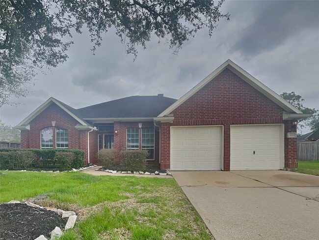 property at 3009 Fallbrook Ct