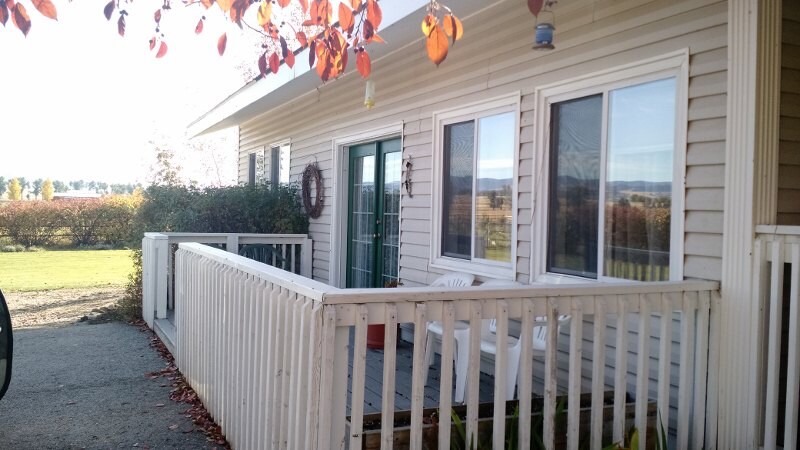 565 Tiffany Ln in Hamilton, MT - Building Photo