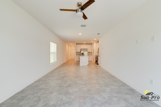 2123 Green Valley St in Daytona Beach, FL - Building Photo - Building Photo