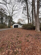 1055 Pinecrest Dr in Forest Park, GA - Building Photo - Building Photo