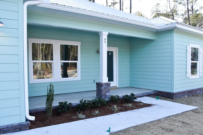 45 Oakfield Dr in Freeport, FL - Building Photo - Building Photo