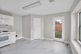 8530 Village Hollow Ln in Houston, TX - Building Photo - Building Photo