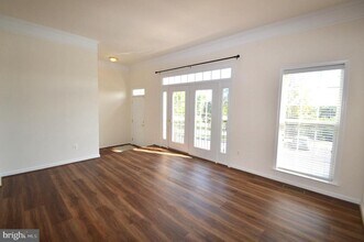 24600 Siltstone Square in Stone Ridge, VA - Building Photo - Building Photo