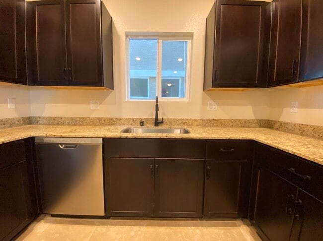 4471 Sapphire Moon Ave