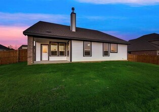829 Porcupine Dr in Springtown, TX - Building Photo - Building Photo