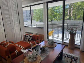 15 Stewart Pl in White Plains, NY - Building Photo - Building Photo