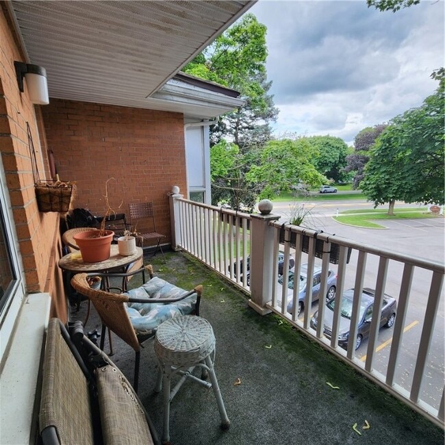 2450 East Ave in Rochester, NY - Building Photo - Building Photo