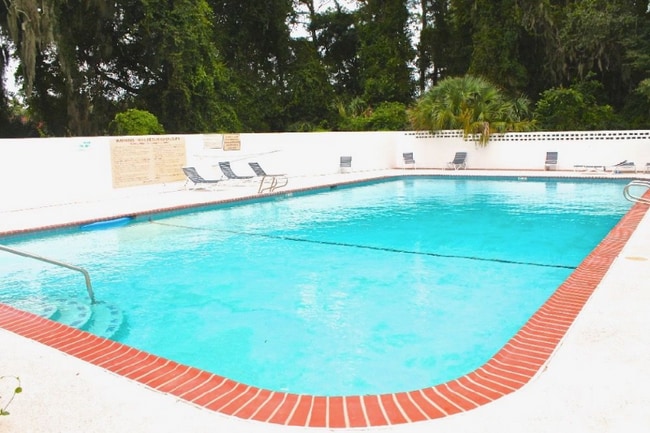 1000 Mallery St Ext in St. Simons Island, GA - Building Photo - Building Photo