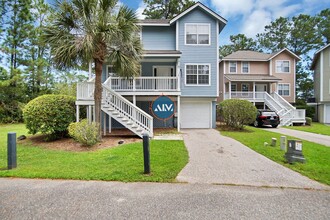 15 Pine Burr Rd E in Hilton Head Island, SC - Building Photo - Building Photo