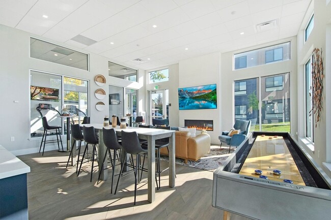 The Phoenix at Troy Crossing Apartments in Troy, MI - Building Photo - Building Photo