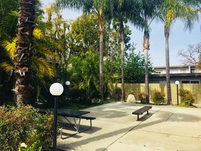 Palm Terrace Apartments in Anaheim, CA - Building Photo - Building Photo