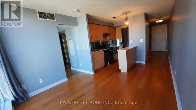 320-1320 Richmond St E in Toronto, ON - Building Photo - Building Photo
