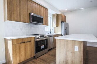 2129 Aaron St in Los Angeles, CA - Building Photo - Building Photo