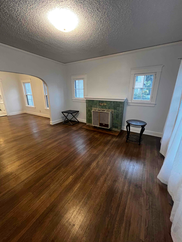 1952 1/2 S La Salle Ave in Los Angeles, CA - Building Photo - Building Photo
