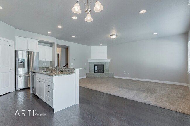 1317 SilverCrest Dr in Saratoga Springs, UT - Building Photo - Building Photo